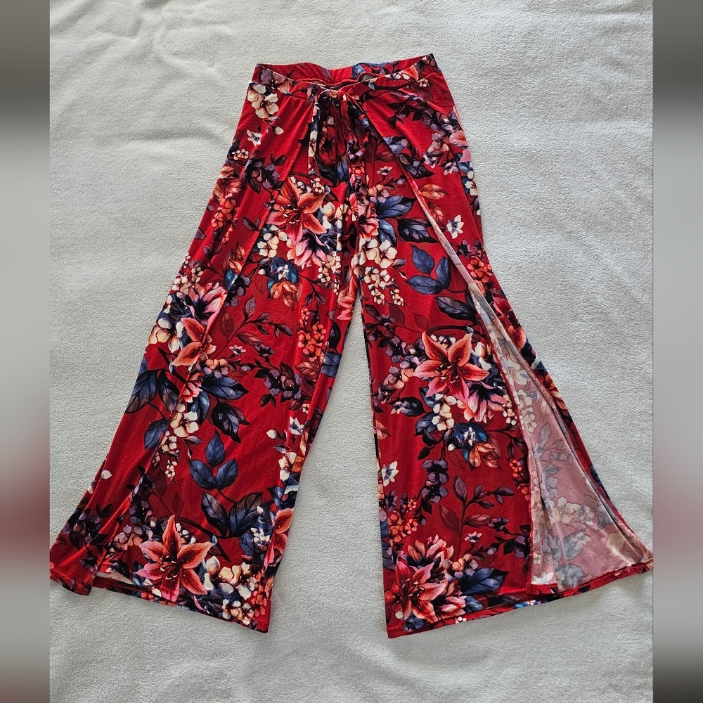Floral Red Women's Wide-Leg Pants